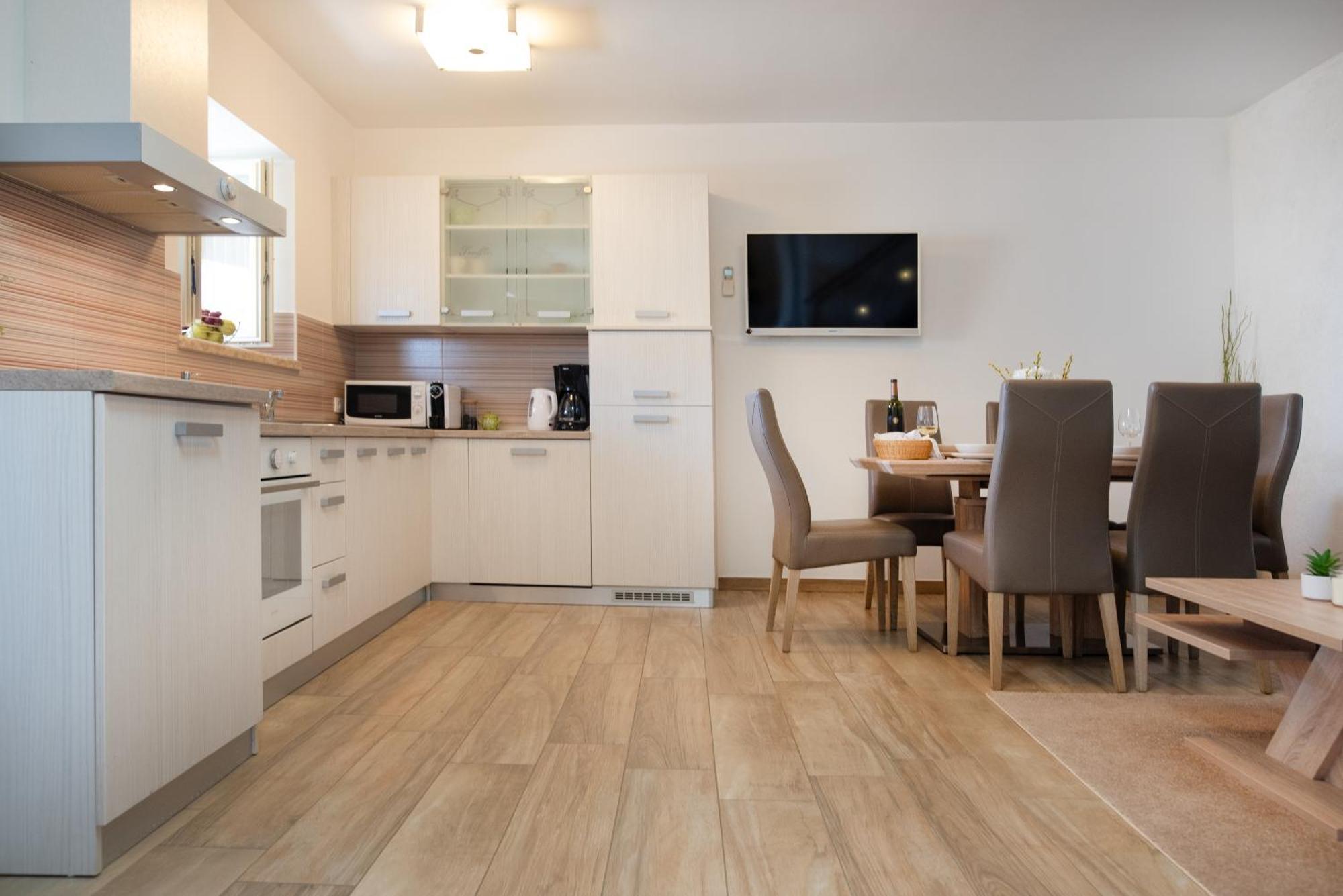 דירות בוזט Truffle House Karlic מראה חיצוני תמונה