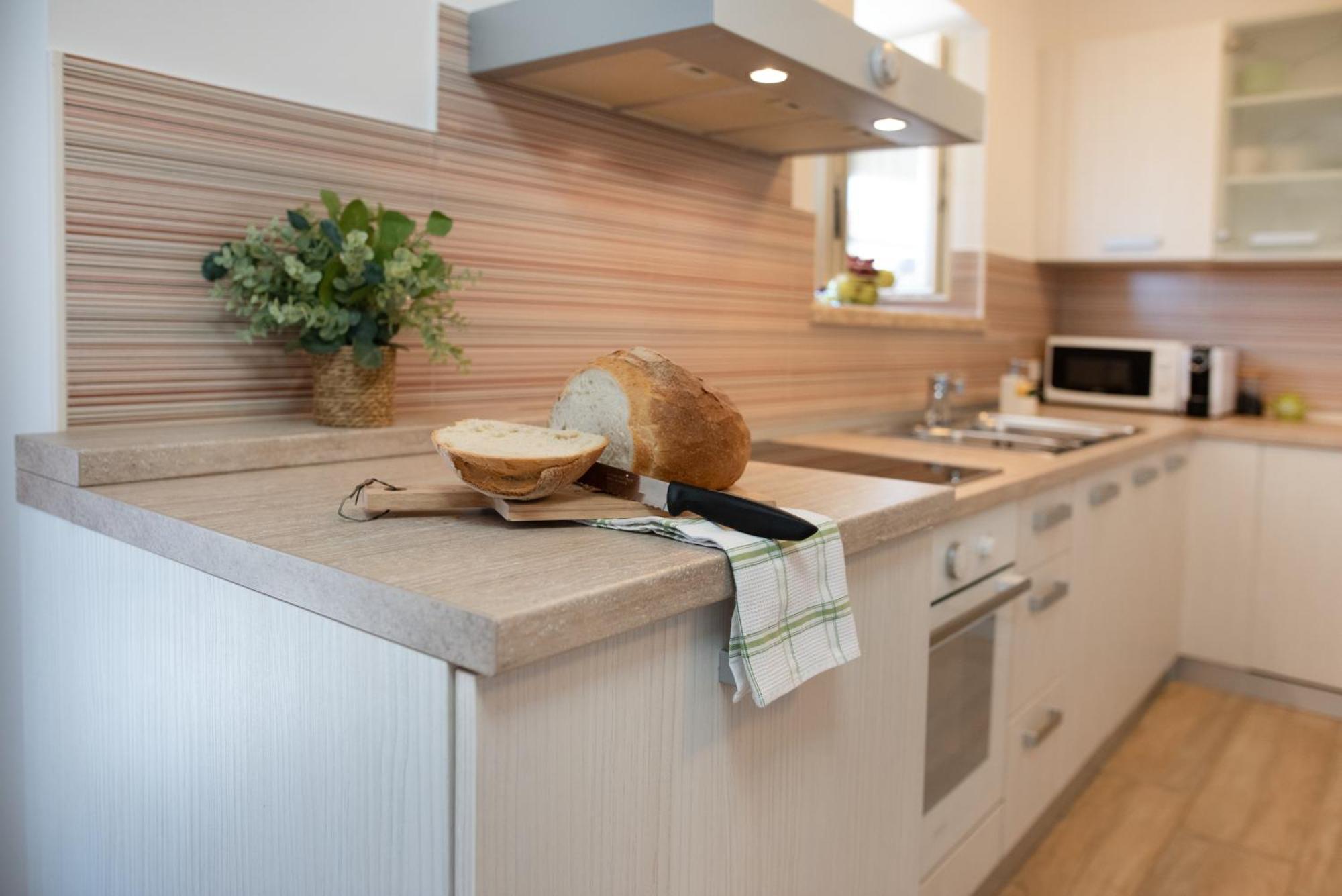 דירות בוזט Truffle House Karlic מראה חיצוני תמונה